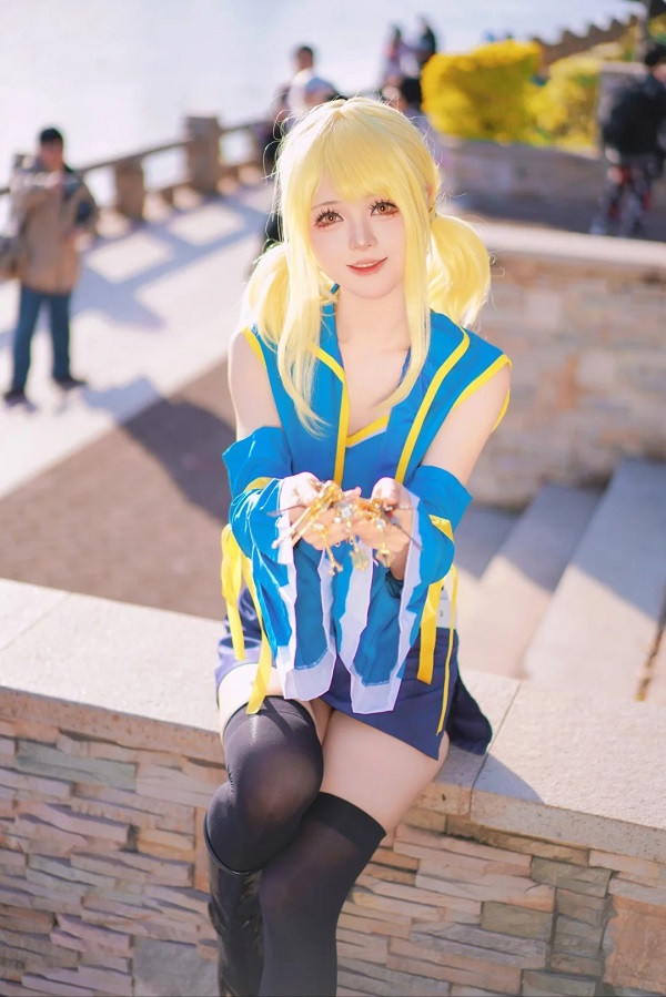 Hóa thân nhân vật với trang phục siêu chi tiết