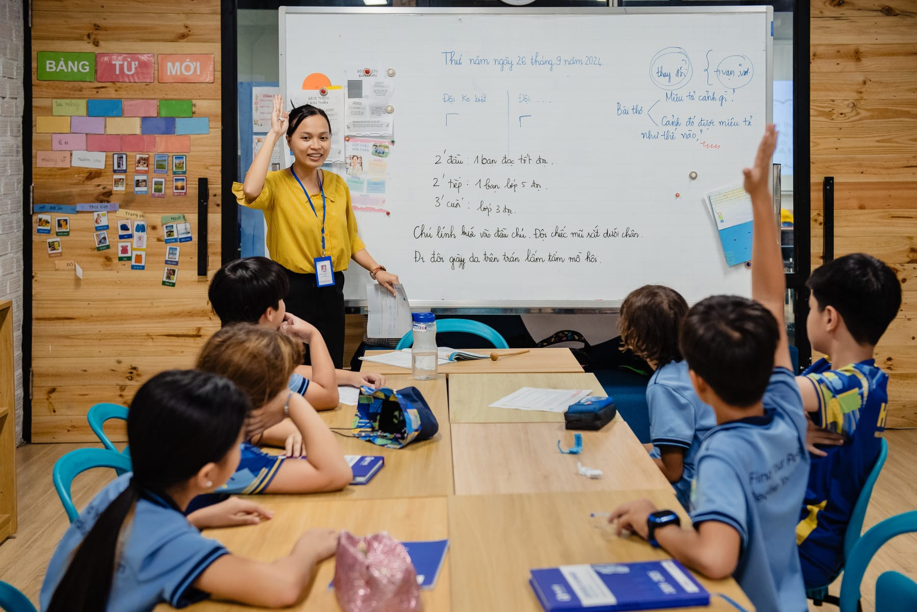 Hoạt động giảng dạy kết hợp Tiếng Anh và Tiếng Việt trong lớp 1 song ngữ