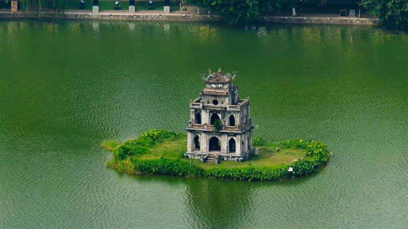 Hoạt động thể dục buổi sáng quanh Hồ Hoàn Kiếm