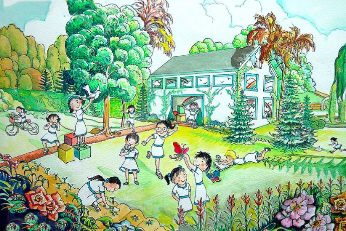 Học sinh cùng nhau vẽ tranh hoạt động ở trường
