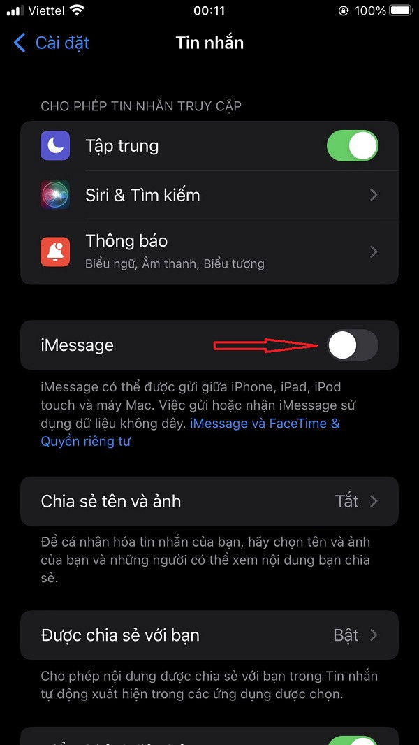 Hướng dẫn tắt iMessage bằng cách gạt nút chuyển trong cài đặt Tin nhắn trên iPhone