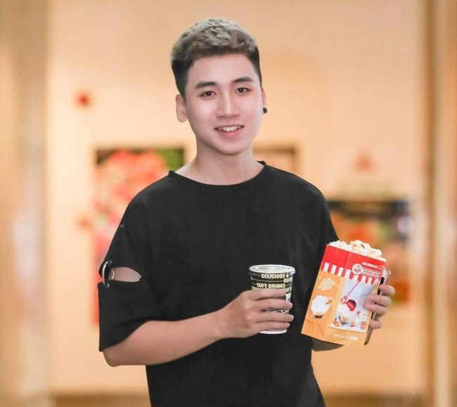 Huy Cung vlogger hài hước được nhiều nhãn hàng lựa chọn hợp tác influencer