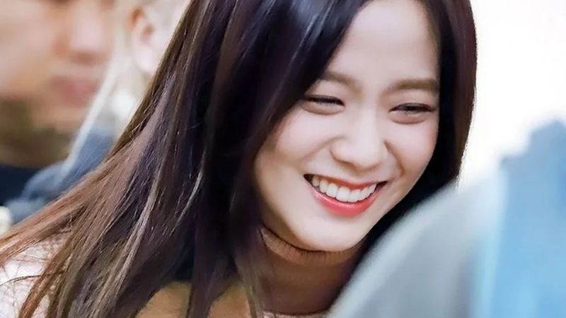 Ngắm trọn bộ **ảnh Jisoo** Blackpink đáng yêu nhất Jisoo với góc nghiêng thần thánh, ánh mắt quyến rũ