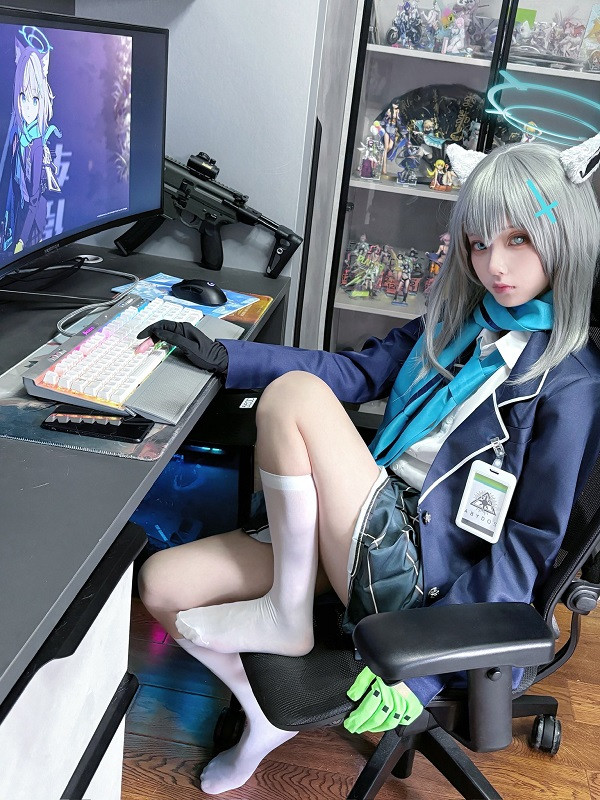 Kết hợp hoàn hảo giữa makeup và outfit trong bộ cosplay Shiroko