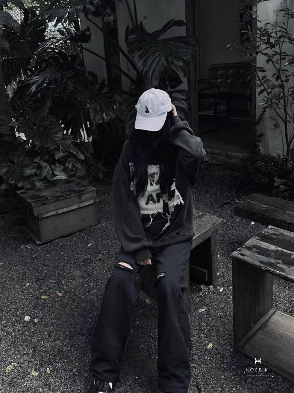 Khoảnh khắc được ghi lại với thần thái không thể rời mắt của một cô gái