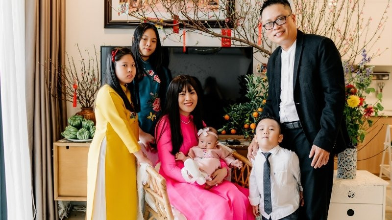 Khoảnh khắc hạnh phúc của gia đình nhỏ trong ngày lễ