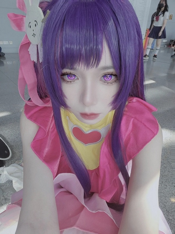 Khoảnh khắc nhân vật nhìn nghiêng đầy khí chất và cuốn hút