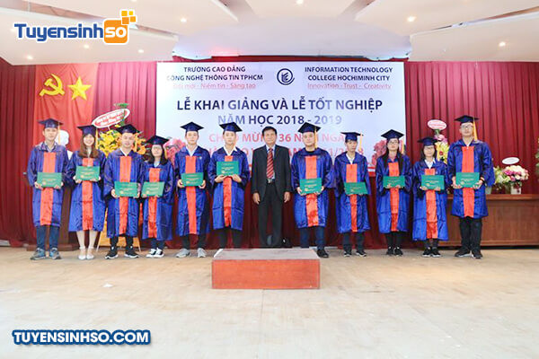 Không khí trang trọng tại lễ khai giảng và tốt nghiệp ITC