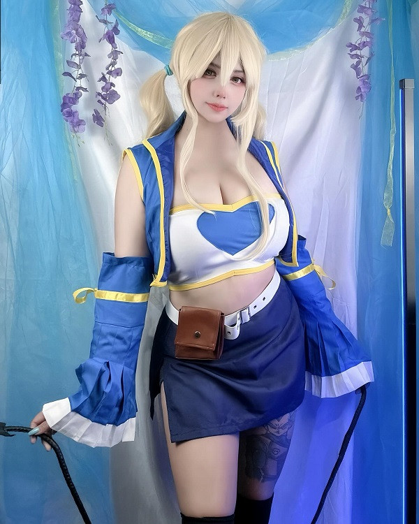 Khung cảnh giả tưởng làm nổi bật tạo hình nhân vật Lucy Heartfilia