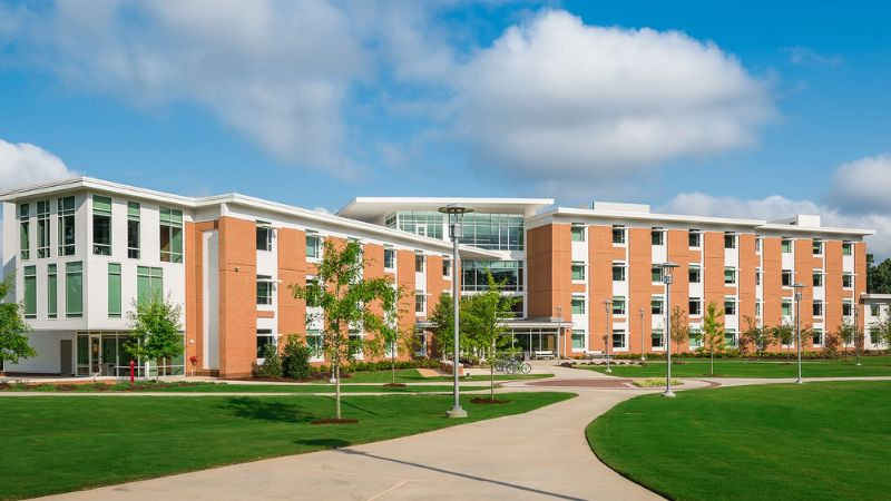 Khuôn viên Auburn University at Montgomery, một trong những trường STEM hàng đầu