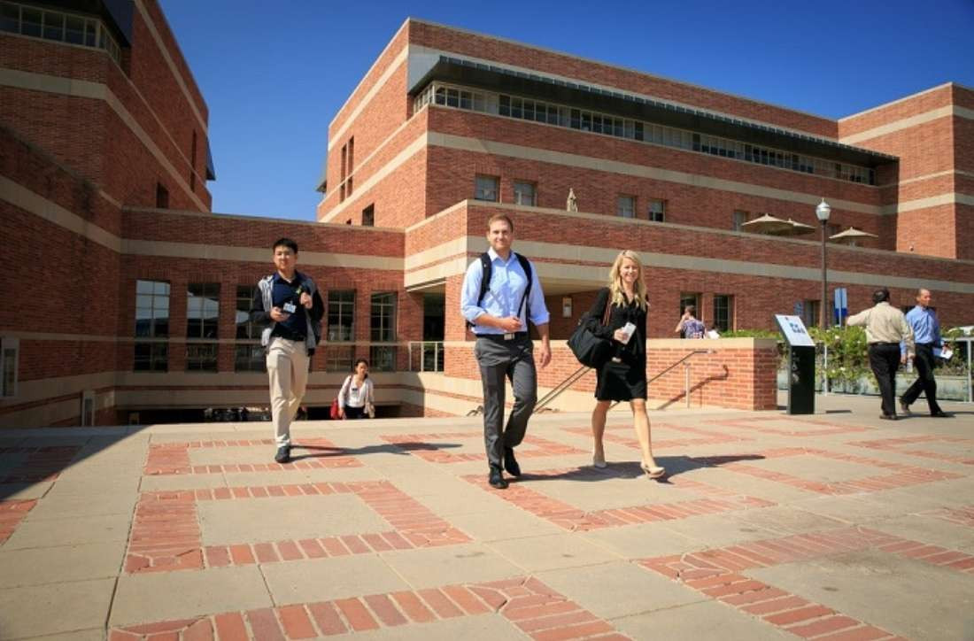 Kiến trúc hiện đại của Trường Quản lý Anderson thuộc Đại học California, Los Angeles (UCLA)