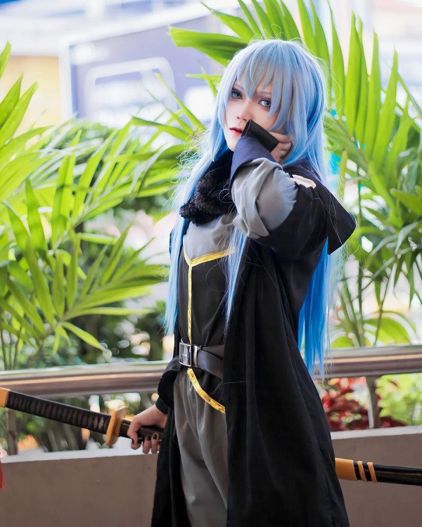 Màn cosplay Rimuru thần thái đỉnh cao tái hiện sự quyền lực