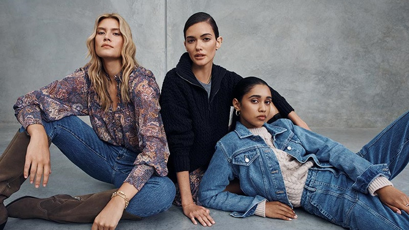 Màn hình laptop hiển thị ảnh chân dung chất lượng cao