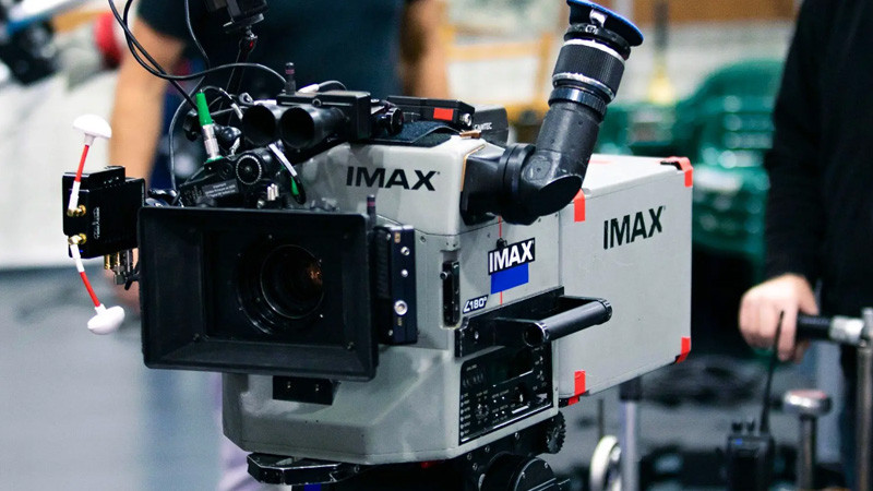 IMAX Là Gì? Khám Phá Công Nghệ Điện Ảnh Tuyệt Vời Mang Đến Trải Nghiệm Đắm Chìm Máy quay phim IMAX 70mm truyền thống khổ lớn
