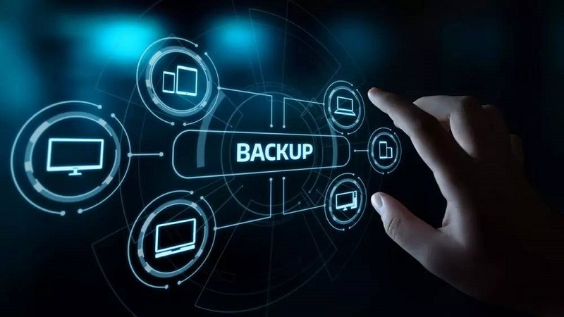 Minh họa quá trình sao lưu dữ liệu (back up), tạo bản sao an toàn để phòng chống mất mát và phục hồi dữ liệu