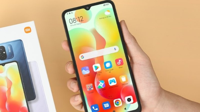 Minh họa ưu điểm độ sáng và màu sắc rực rỡ của màn hình LCD trong điều kiện sáng