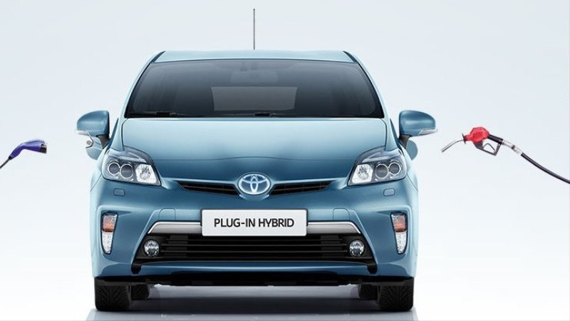 Minh họa xe Mild Hybrid và hệ thống hỗ trợ động cơ xăng