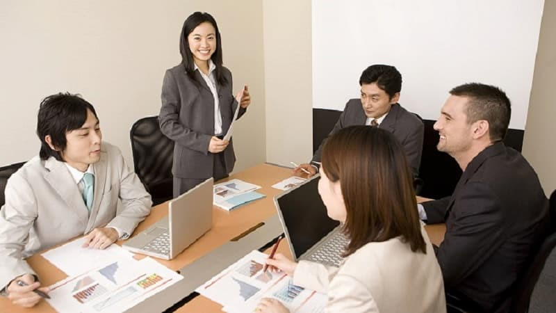 Môi trường văn phòng, nơi bạn có thể áp dụng các mẹo để chiếm Spotlight một cách chuyên nghiệp