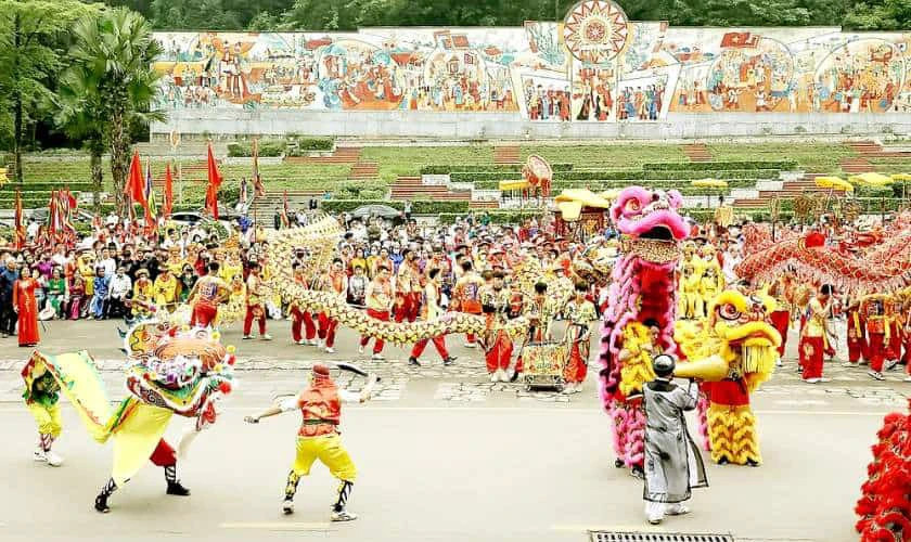 Một buổi lễ dâng hương Giỗ tổ tại một địa phương khác ngoài Phú Thọ