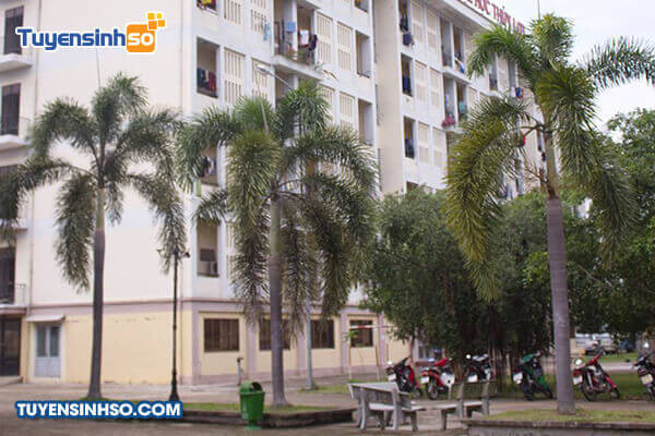 Một góc khuôn viên trường Đại học Thủy lợi Cơ sở 2