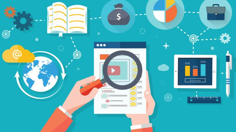 Một người đang phân tích biểu đồ và dữ liệu trên máy tính, thể hiện quá trình xử lý và tìm kiếm thông tin hữu ích về thị hiếu.