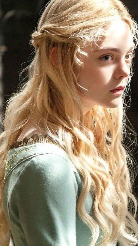 Nàng tiểu thư châu Âu nhẹ nhàng và quyến rũ