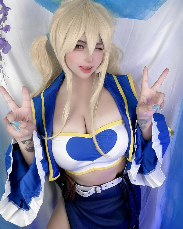 Nét đẹp hiện đại kết hợp phong cách anime cổ điển trong cosplay Lucy
