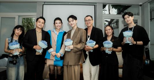 Vẻ đẹp giản dị, sâu lắng của người phụ nữ Việt Nam được truyền tải qua chất liệu lụa mềm mại trong tranh Nguyễn Phan Chánh