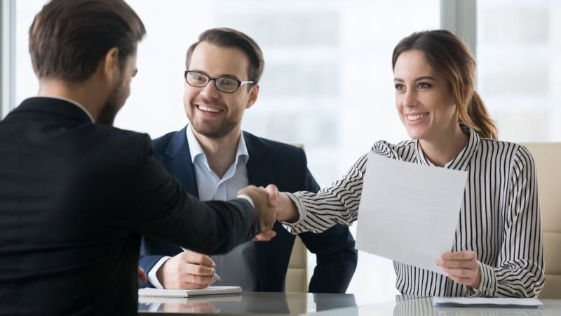 Nghiên cứu kỹ mức lương thị trường và đưa ra con số phù hợp khi đàm phán (Deal lương)