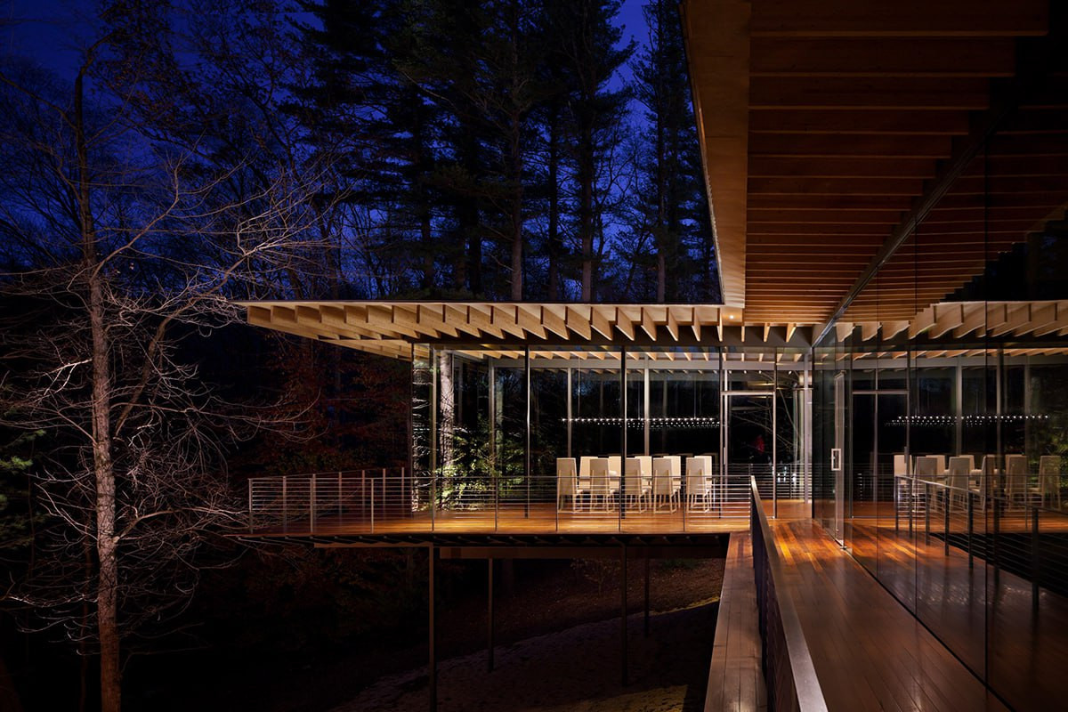 Ngôi nhà tường tre hòa quyện thiên nhiên