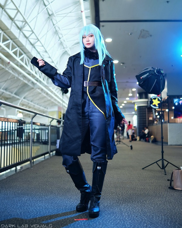 Người cosplay Rimuru với phong thái lạnh lùng như băng