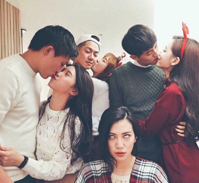 Người độc thân 'ăn cẩu lương' khi chứng kiến cặp đôi thể hiện tình cảm