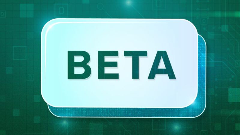 Nhà đầu tư phân tích dữ liệu biểu đồ chứng khoán, ứng dụng ý nghĩa hệ số Beta để lựa chọn cổ phiếu phù hợp.