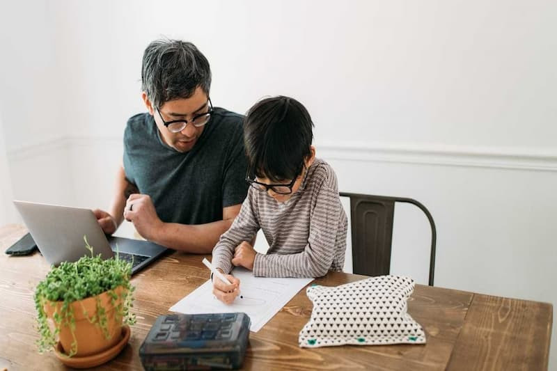 Nhân viên làm việc từ xa để cân bằng cuộc sống và công việc