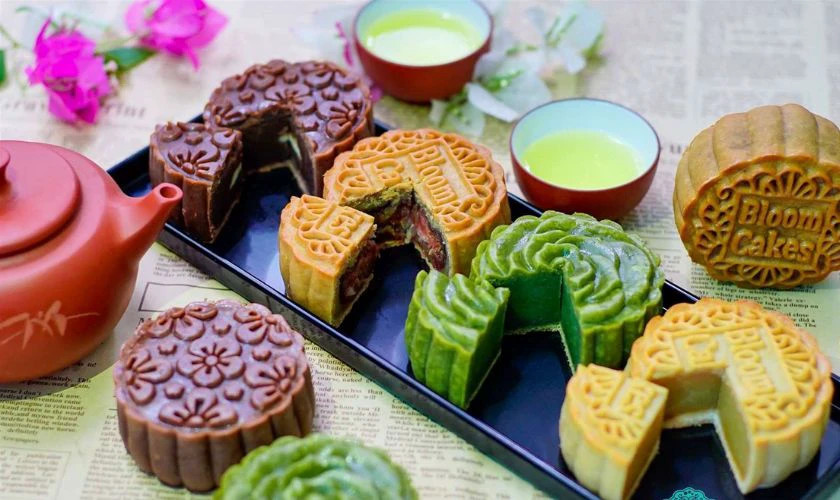 Những chiếc bánh Trung Thu hiện đại được trình bày đẹp mắt trong hộp