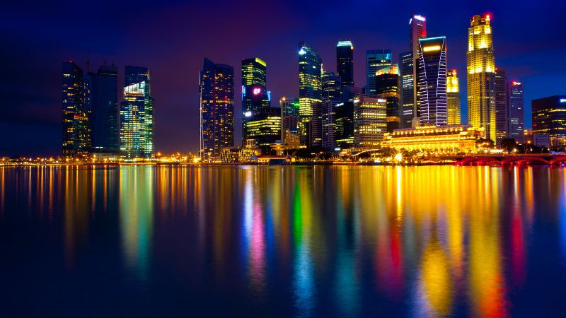 Những tòa nhà cao tầng rực rỡ ánh sáng trong cảnh đêm thành phố