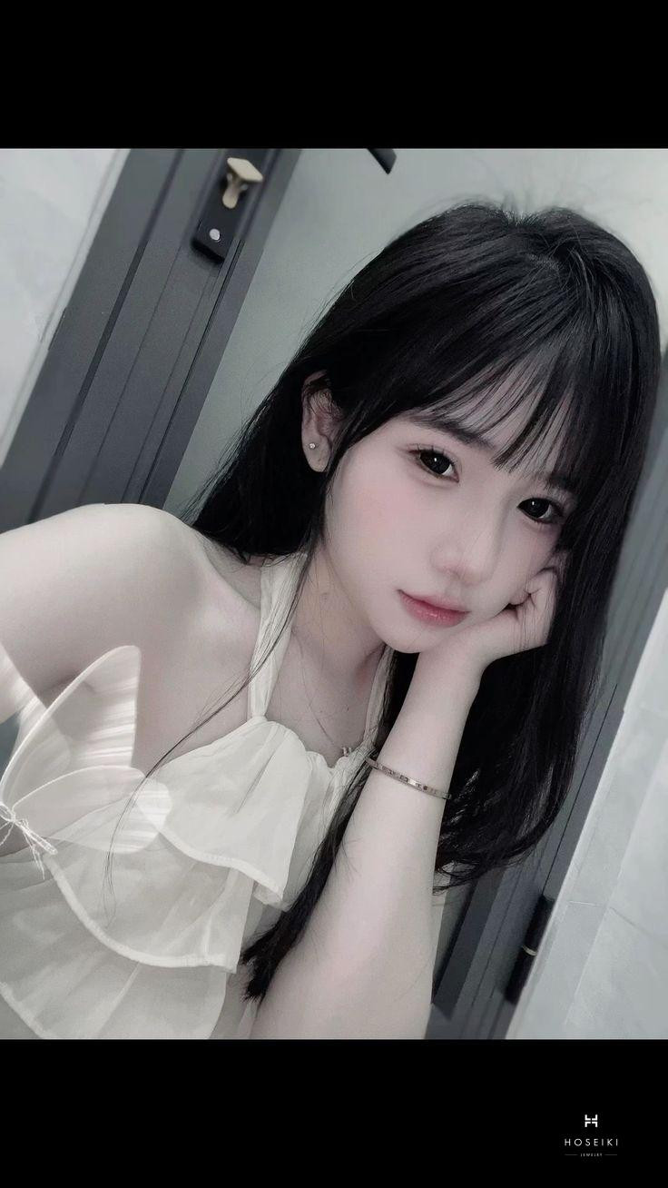 Nụ cười bừng sáng cả khung hình trong ảnh gái xinh tự sướng