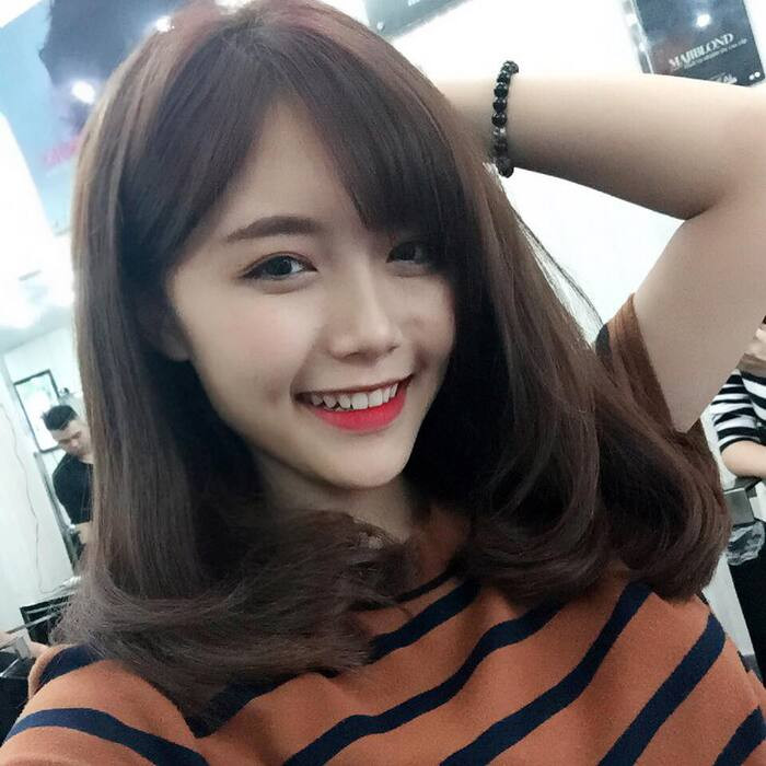 Nụ cười đáng yêu của gái xinh Việt Nam