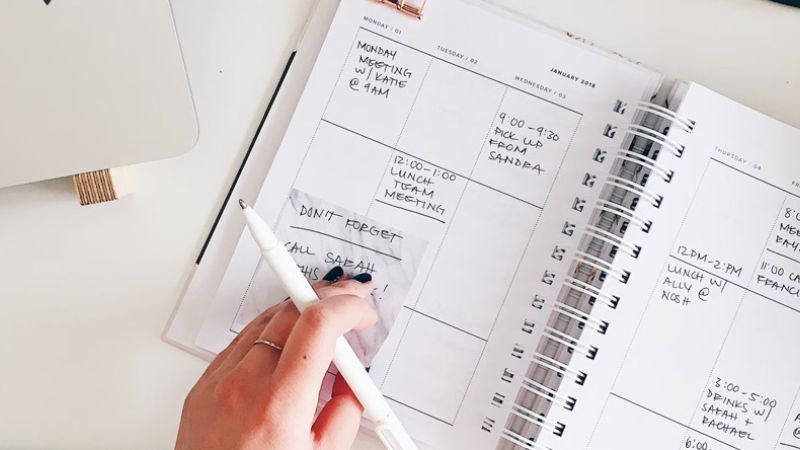 Phân công người phụ trách cho từng chủ đề trong bản Agenda