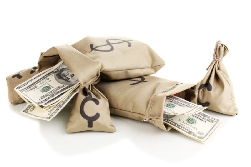 Phân phối lần đầu trong tài chính: Chia thu nhập từ sản xuất cho các yếu tố tham gia.