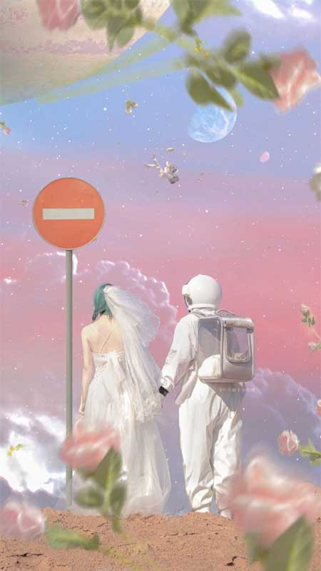 Phi hành gia ôm một hành tinh nhỏ màu hồng