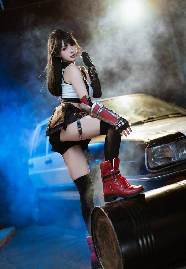 Chiêm Ngưỡng Bộ Ảnh Cosplay Tifa Lockhart Tuyệt Đẹp Phối màu đen trắng đặc trưng của Tifa Lockhart.