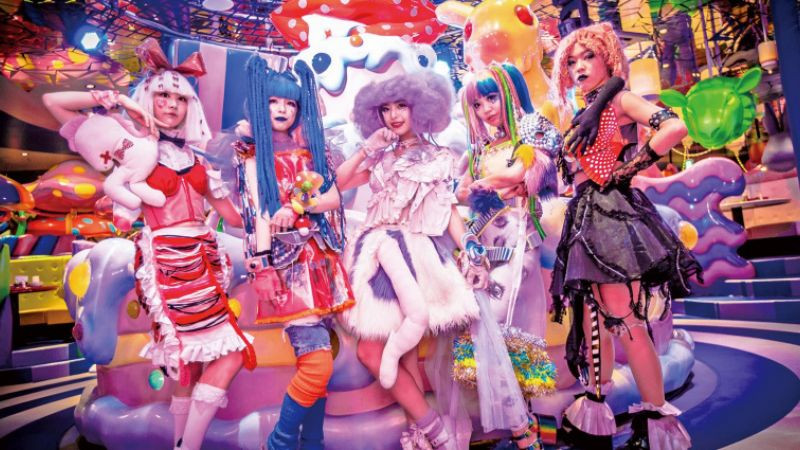 Phong cách thời trang cá tính với áo khoác denim