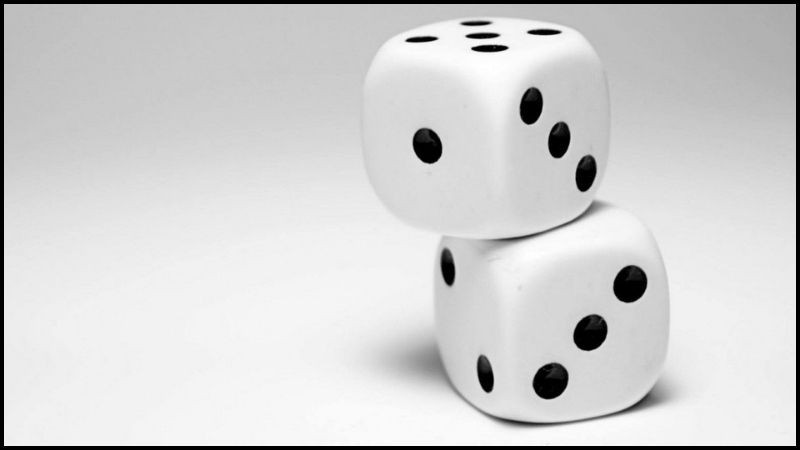 Phong cảnh núi tuyết trắng xóa, chất lượng 4K, ảnh màu trắng