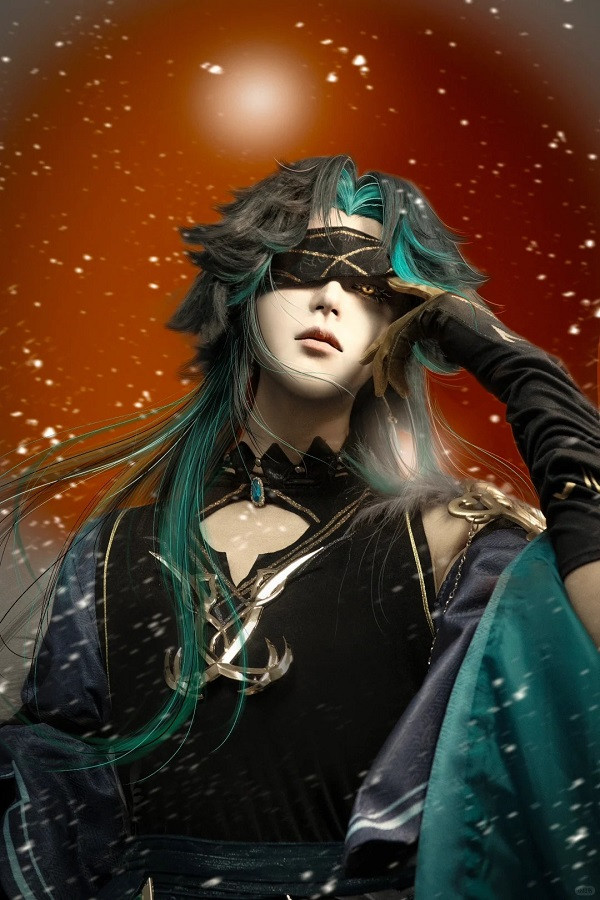 Phong thái mạnh mẽ và lạnh lùng của nhân vật Xiao qua màn cosplay