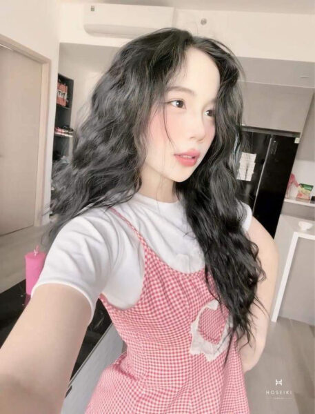 Sammy Đào đang chơi game trên máy tính