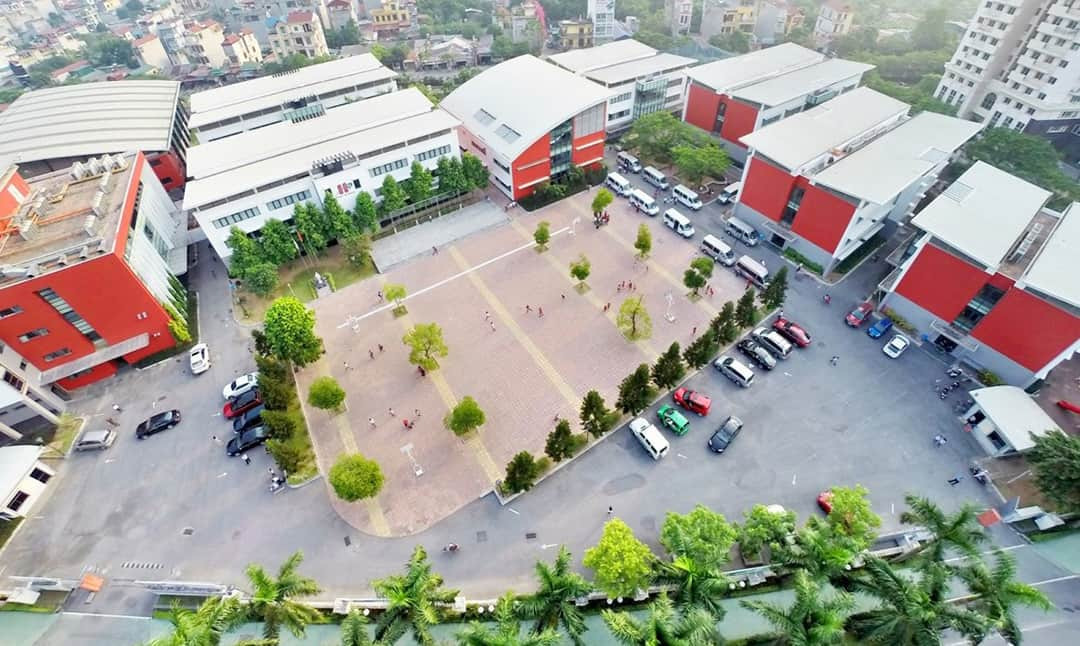 Sân chơi rộng rãi tại trường mầm non song ngữ quốc tế Hà Nội Academy.