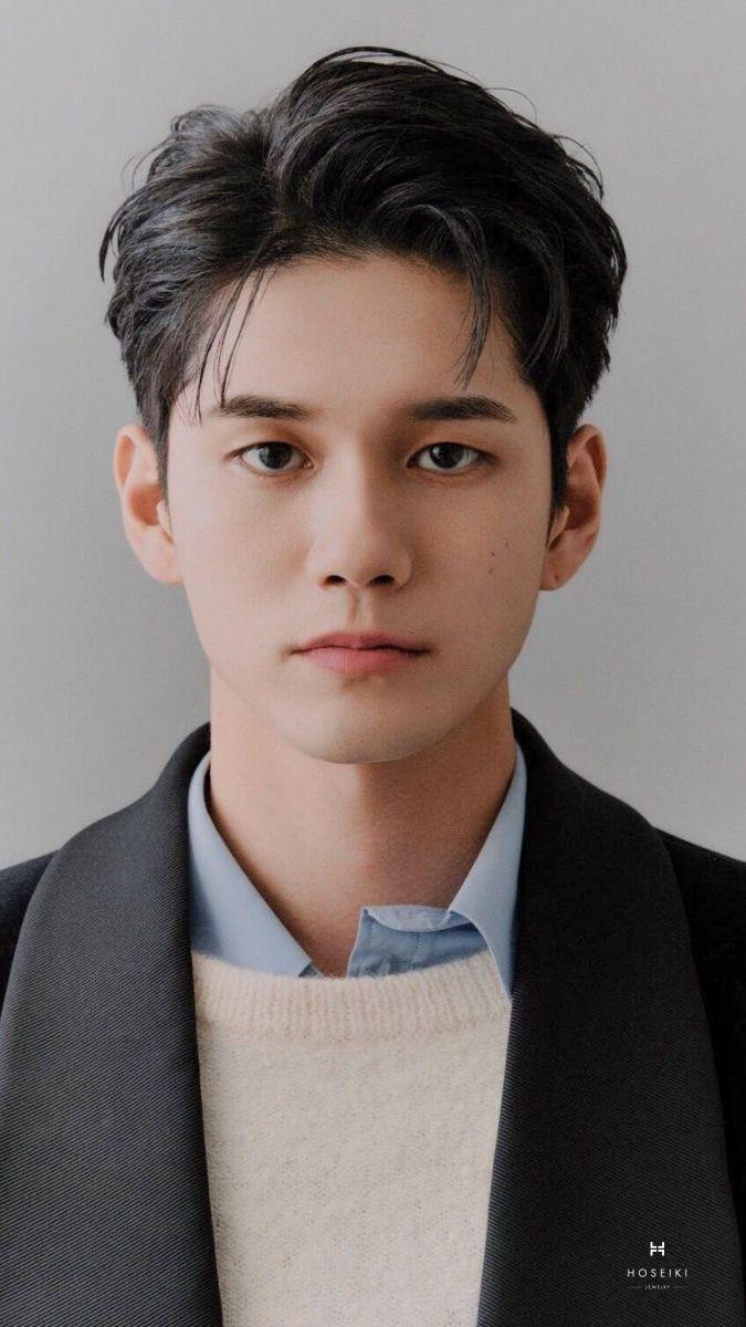 Side Part 7/3 phong cách hiện đại kết hợp cổ điển Hàn Quốc