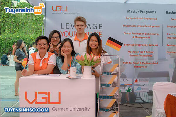 Sinh viên quốc tế và Việt Nam hoạt động tại VGU