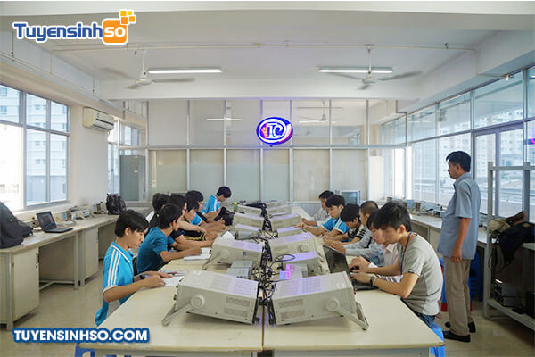 Sinh viên trong một tiết học tại ITC